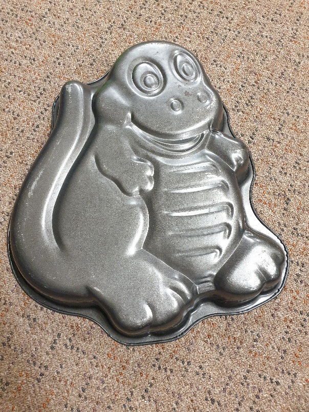 Dinosaur Cake Tin dinosaur-cake-tin